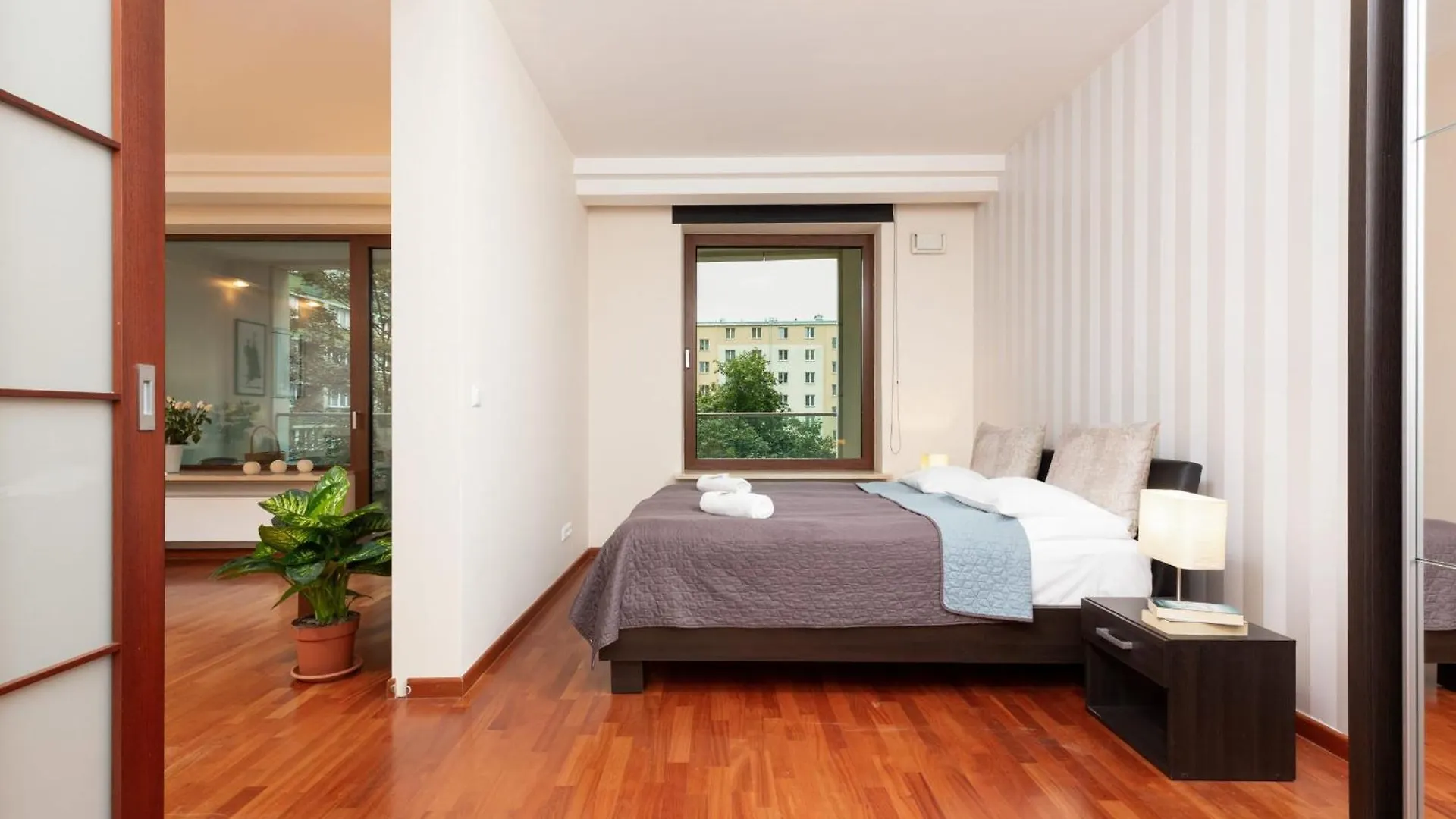Apartment Apartament Lincoln Exclusive With Ac In Warsaw By Renters Prestige