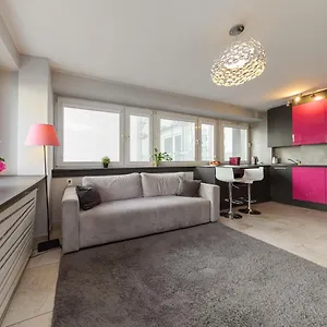Apartament Metro Swietokrzyska, Warszawa