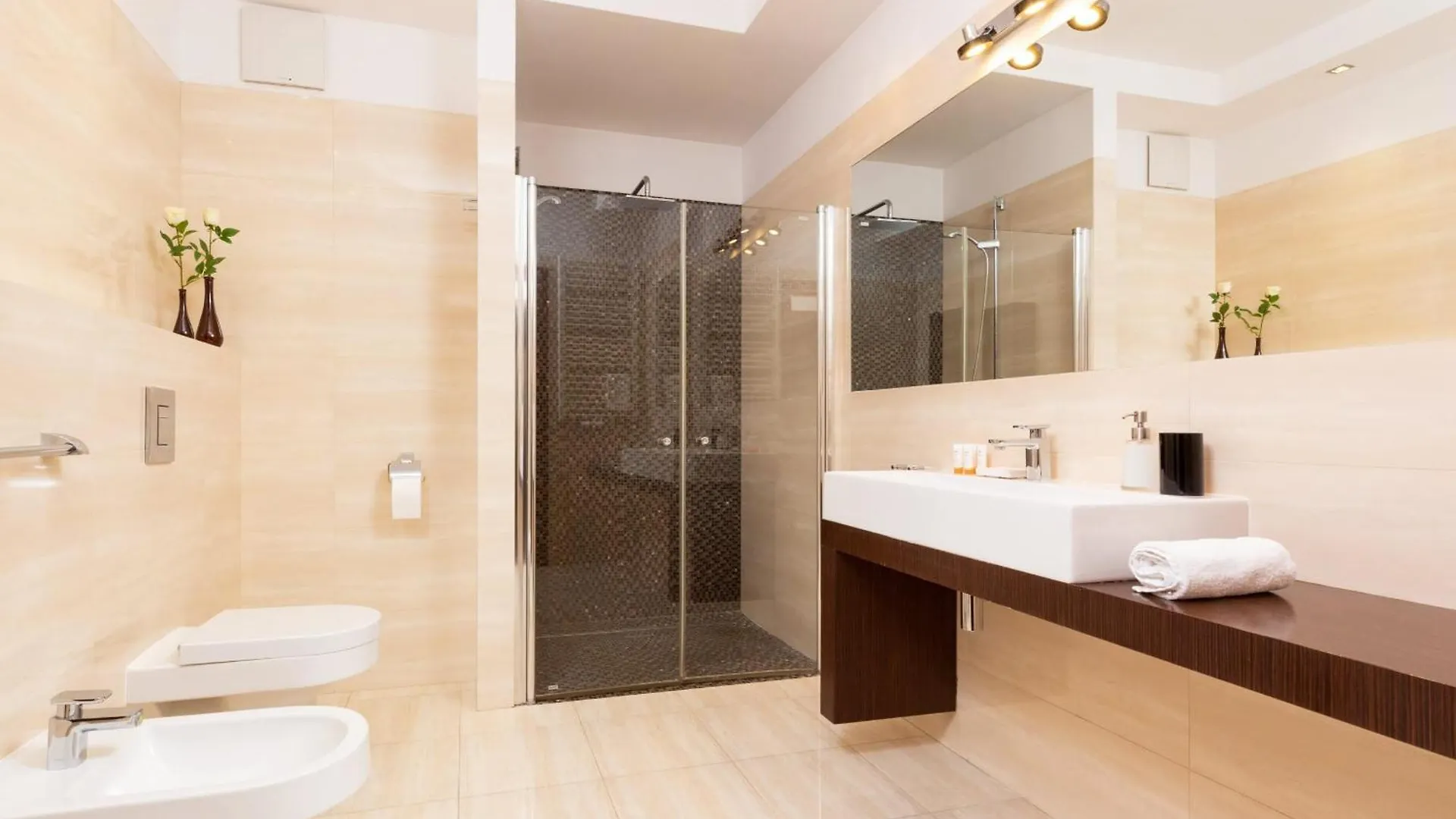 Apartment Apartament Lincoln Exclusive With Ac In Warsaw By Renters Prestige
